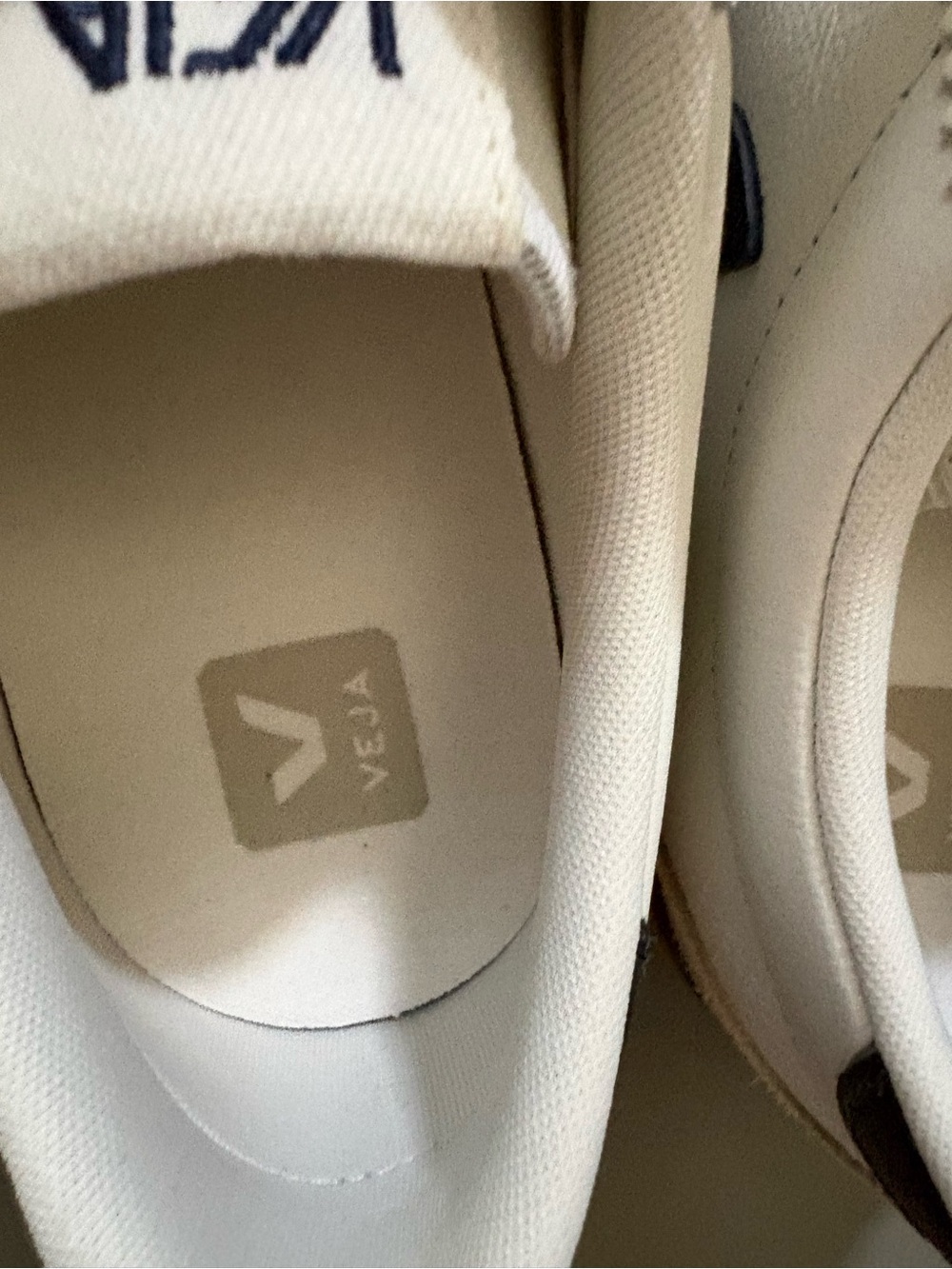 VEJA V-10 men 11 NEW - Picture 4 of 8